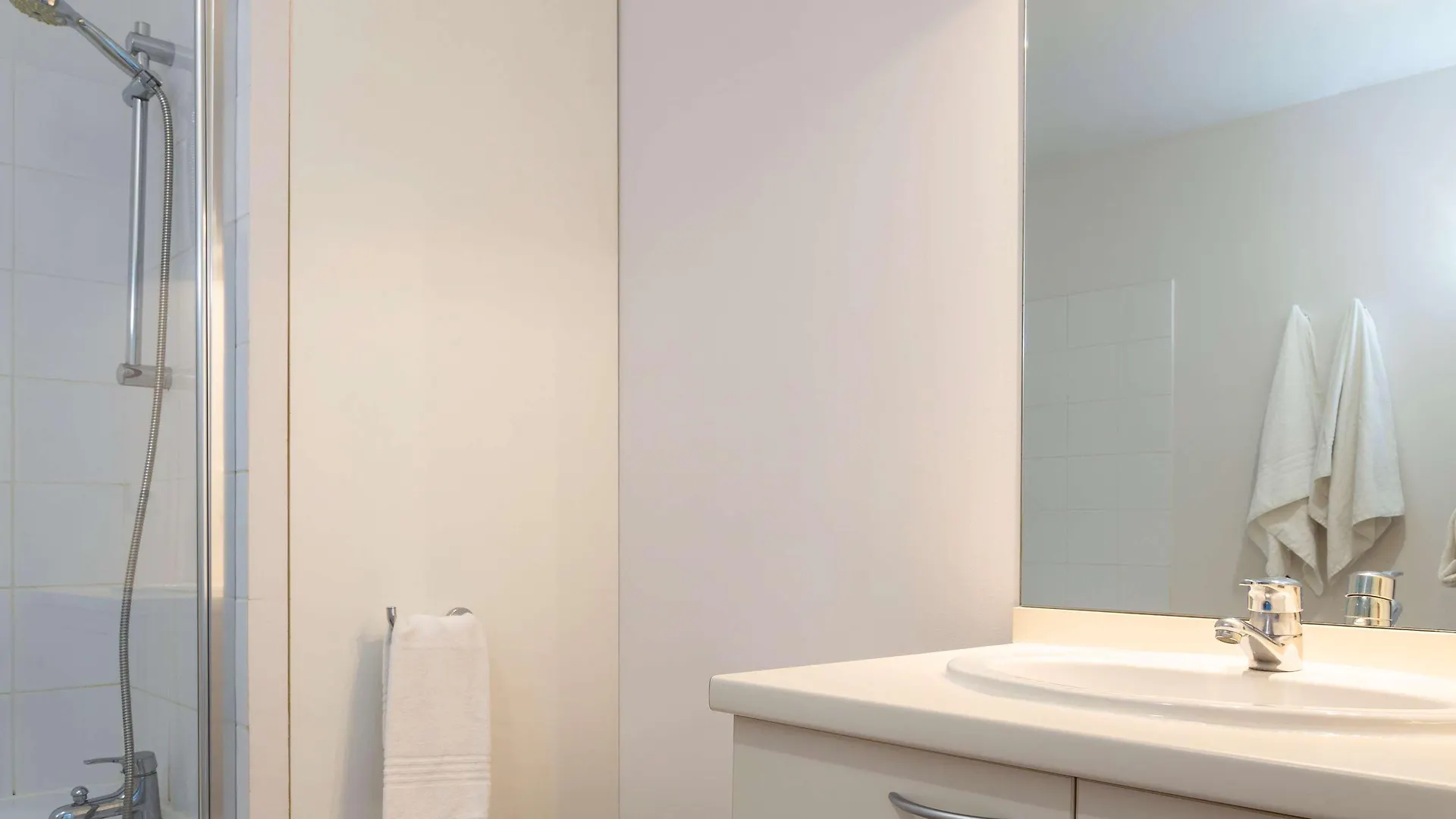Aparthotel Adagio Access Avignon France